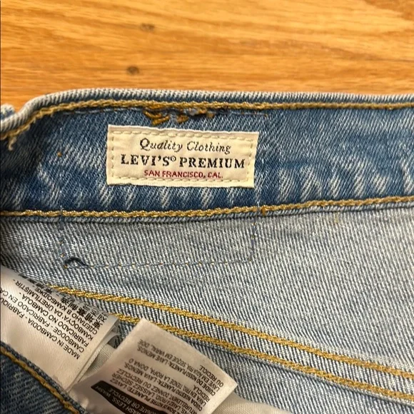 Levi's 501 Classic Blue Straight Leg Cropped Jeans Timeless Denim - Picture 2 of 6